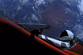 a-outra-corrida-espacial:-por-que-somos-obcecados-em-mandar-objetos-para-a-orbita-da-terra