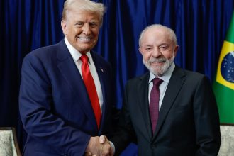 lula-se-reune-com-trump-na-malasia-e-discute-relacoes-entre-brasil-eua