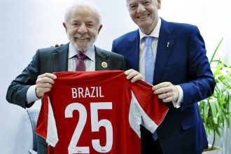 lula-convida-presidente-da-fifa-para-conhecer-universidade-do-esporte