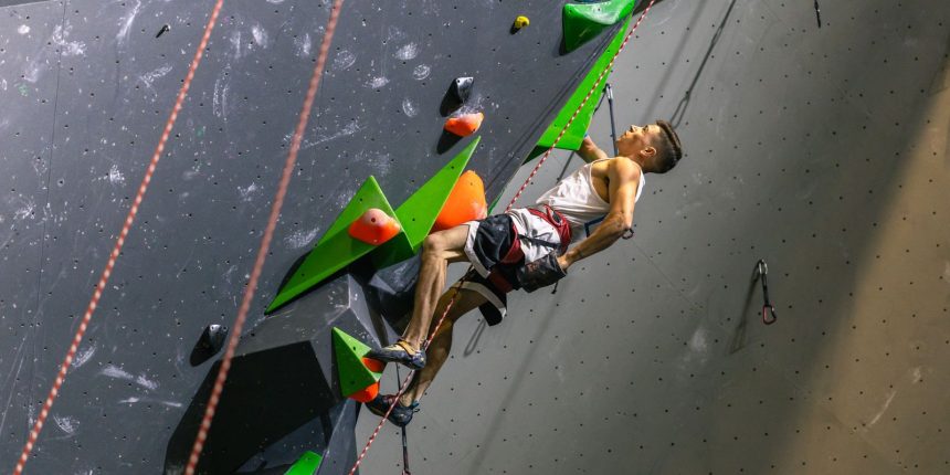 eduardo-schaus-leva-bronze-na-copa-do-mundo-de-paraescalada-na-franca