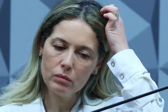 mulher-de-ex-procurador-geral-do-inss-fica-em-silencio-na-cpmi