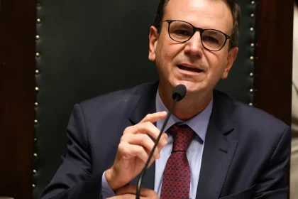 prefeito-do-rio-apoia-operacao-policial-contra-o-comando-vermelho