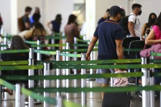 saiba-porque-e-um-risco-fazer-piadas-sobre-bombas-em-aeroportos
