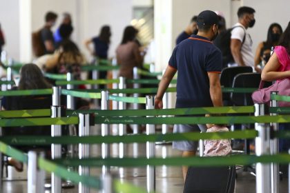 saiba-porque-e-um-risco-fazer-piadas-sobre-bombas-em-aeroportos