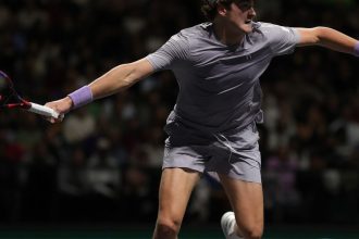 joao-fonseca-vence-shapovalov-na-estreia-do-masters-1000-de-paris