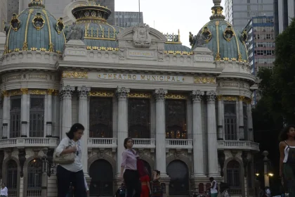 theatro-municipal-do-rio-exibe-frida-ate-o-dia-31