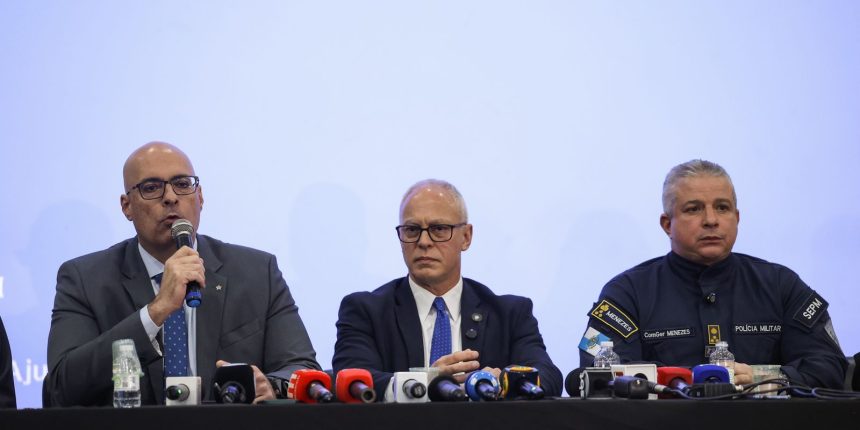 governo-do-rio-estima-119-mortes;-moradores-retiram-corpos-da-mata