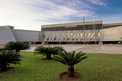 stj-suspende-operacoes-da-refinaria-de-manguinhos,-no-rio