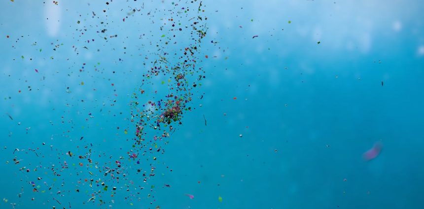 cientistas-revelam-como-a-poluicao-por-plasticos-circula-nos-oceanos-a-medida-que-se-degrada