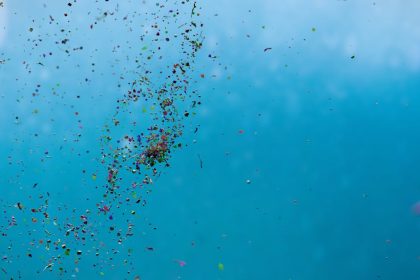 cientistas-revelam-como-a-poluicao-por-plasticos-circula-nos-oceanos-a-medida-que-se-degrada