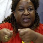 ministra-quer-pericia-independente-apos-reuniao-com-familias-no-rio