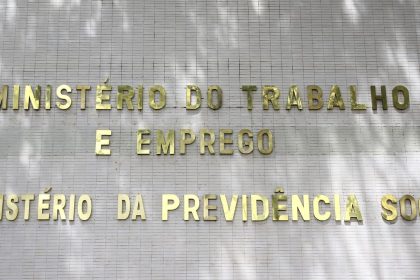 prazo-para-contestar-descontos-indevidos-do-inss-​termina-dia-14