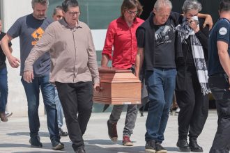 familiares,-amigos-e-politicos-se-despedem-de-paulo-frateschi-na-alesp