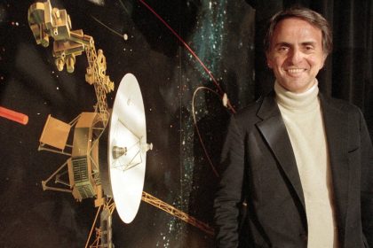 no-“sagan-day”,-uma-revisita-a-serie-“cosmos”,-que-completou-45-anos-em-2025