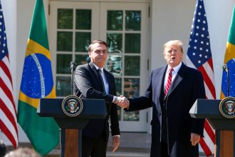 a-historia-da-personalizacao-na-politica-do-escracho:-de-trump-a-bolsonaro