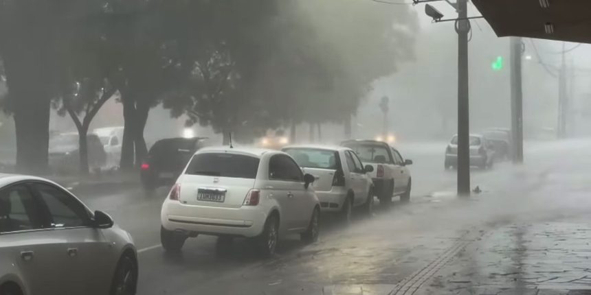 ciclone-causa-danos-em-dez-municipios-gauchos-e-200-mil-ficam-sem-luz