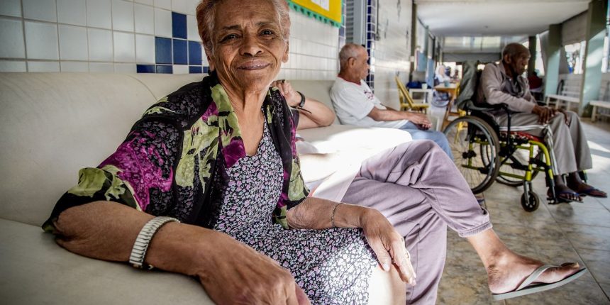tema-da-redacao-do-enem-ajuda-a-debater-etarismo,-dizem-professores 