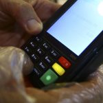 bc:-bandeira-de-cartao-tera-de-pagar-transacoes-em-caso-de-falhas