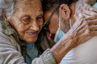 a-importancia-economica-da-educacao-em-saude-para-as-pessoas-idosas