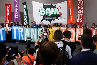 ativistas-protestam-por-transicao-justa-e-financiamento-climatico