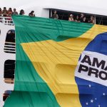 por-justica-climatica-e-social,-barqueata-reune-movimentos-em-belem