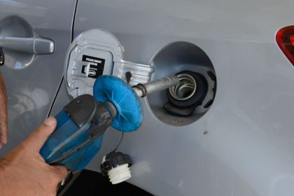 justica-proibe-posto-de-exigir-que-mulher-trabalhe-de-legging