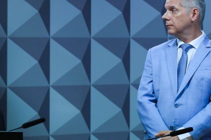 pf-diz-que-ex-presidente-do-inss-recebia-r$-250-mil-mensais-de-propina