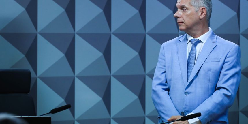 pf-diz-que-ex-presidente-do-inss-recebia-r$-250-mil-mensais-de-propina