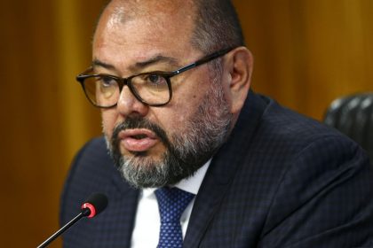 pf-aponta-ex-ministro-de-bolsonaro-como-pilar-institucional-de-desvios