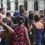 numero-dos-que-procuram-emprego-ha-mais-de-2-anos-cai-17,8%,-diz-ibge