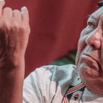 “enquanto-estivermos-aqui-o-ceu-nao-caira”,-diz-escritor-yanomami