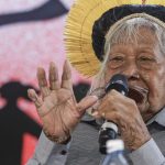 ao-encerrar-cupula-dos-povos,-cacique-raoni-pede-que-luta-continue