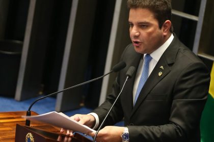 mendes-suspende-julgamento-de-governador-do-acre-no-stj-por-15-dias