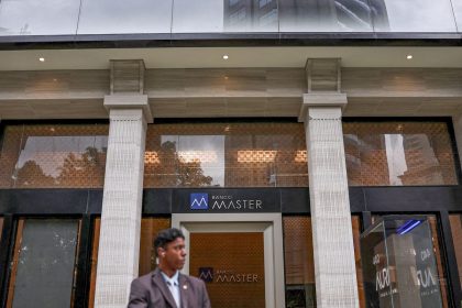 fim-do-master:-trabalhadores-e-12-milhoes-de-clientes-serao-afetados