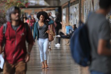 concluintes-de-cursos-de-tecnologia-fazem-enade-2025-neste-domingo