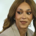 erika-hilton-acusa-nikolas-ferreira-de-usar-celular-perto-de-bolsonaro