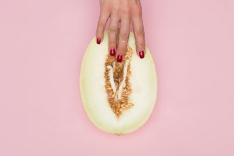 estudo-aponta-que-masturbacao-pode-ajudar-a-aliviar-sintomas-da-menopausa