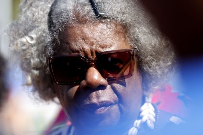 “cada-passo,-cada-pe,-reivindica-o-direito-a-vida”,-diz-escritora