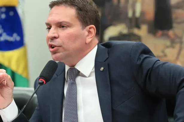 moraes-comunica-camara-sobre-perda-do-mandato-de-ramagem