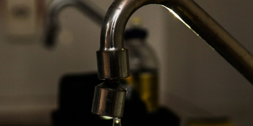 brasil-perde-6-mil-piscinas-de-agua-tratada-por-dia,-diz-estudo