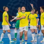 brasil-goleia-italia-e-esta-nas-quartas-da-copa-do-mundo-de-futsal