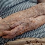 vigilancia-sanitaria-fecha-abrigo-com-idosos-em-condicoes-precarias