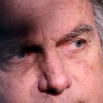 bolsonaro-tem-crise-de-soluco-e-passa-por-atendimento-medico-na-prisao