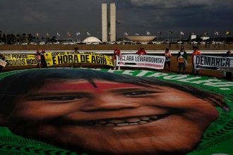 descompasso-ambiental:-entre-um-congresso-emissor-de-co₂-e-uma-opiniao-publica-verde