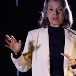 carmen-lucia:-“ditadura-e-como-erva-daninha-que-precisa-ser-cortada”