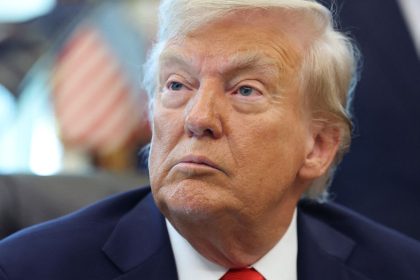 trump-diz-em-rede-social-que-espaco-aereo-da-venezuela-esta-fechado