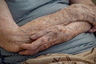 vigilancia-sanitaria-fecha-abrigo-com-idosos-em-condicoes-precarias