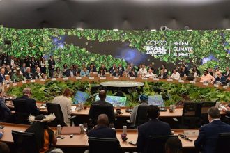 cop-30-derivou-entre-ser-palco-de-vitrine-climatica,-captura-financeira-e-resistencia-dos-povos