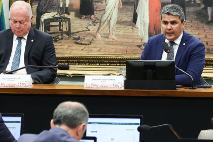 pedido-de-vista-adia-votacao-de-parecer-sobre-mandato-de-zambelli