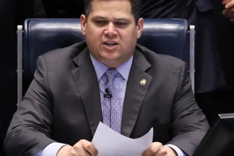 alcolumbre-cancela-calendario-para-sabatina-de-jorge-messias-ao-stf